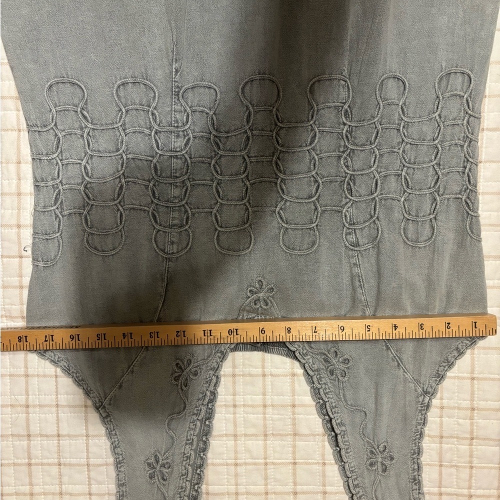 Embroidered Sleeveless Dress - Picture 10 of 12